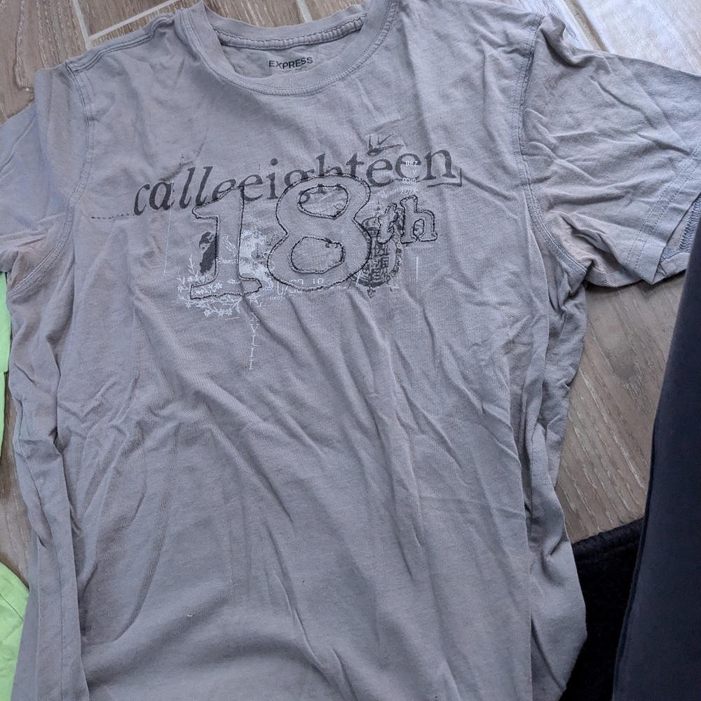T-shirts - Picture 4 of 9
